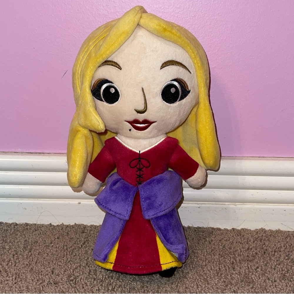 Chewy Hocus pocus Sarah Sanderson stuffed animal plush Halloween witch dog toy